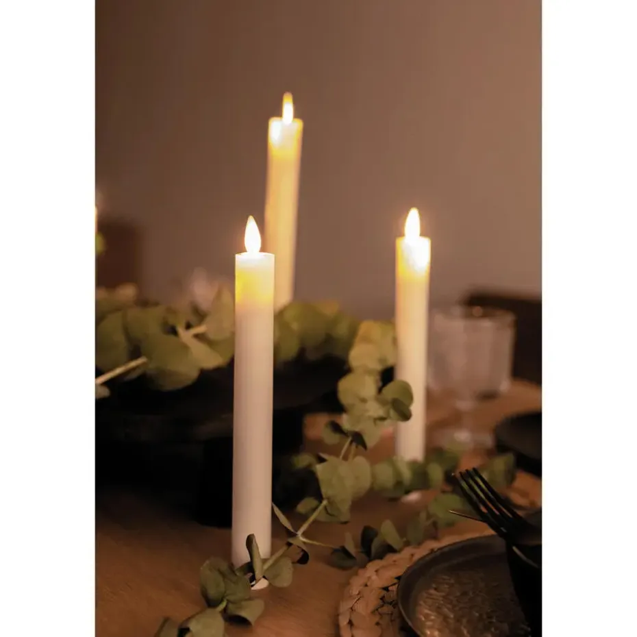 Anna's Collection Dinerkaarsen - wit - 2 stuks - LED - 23 cm