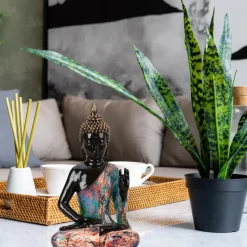 Boeddha beeld - binnen/buiten - kunststeen - zwart - 18 x 31 cm