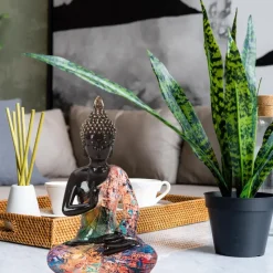 Boeddha beeld - kunststeen - zwart/kleurenmix - 16 x 26 cm