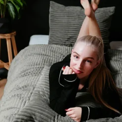 Dekbedovertrek Teddy Rib 200x220 – Fluweelzacht & Knus Design - Grijs