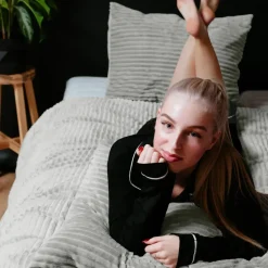 Dekbedovertrek Teddy Rib 240x220 – Fluweelzacht & Knus Design - Grijs