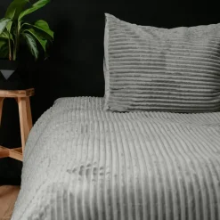 Dekbedovertrek Teddy Rib 240x220 – Fluweelzacht & Knus Design - Grijs