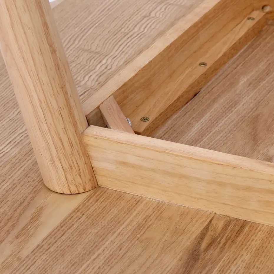 Eettafel voor 4 personen van massief grenen D90