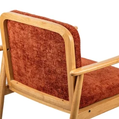 Fauteuil van massief hout en terracotta stof
