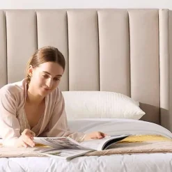 Gestoffeerd tweepersoonsbed Wallis - 140 x 200 cm - Met opberglades - Beige