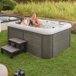 HOME DELUXE Buiten whirlpool BEACH Met treden en thermische afdekking