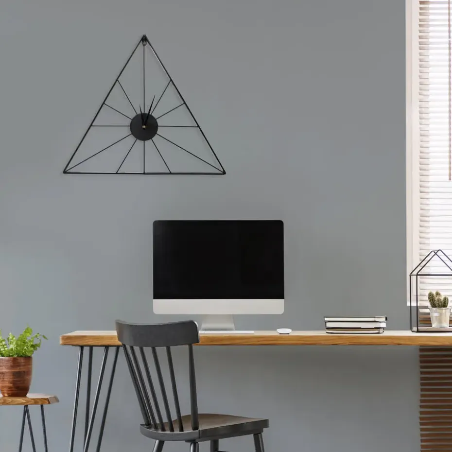 Klok - Luxe Zwarte Driehoek Hangende Klok