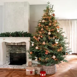 Little Grove Servische Spar Kunstkerstboom - Ø140x210 cm