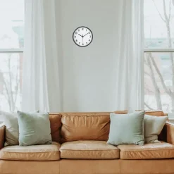 Ostaria Wandklok/muur klok - D20 cm - kunststof - zwart