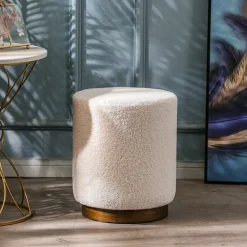 Poef met witte krullen en houten basis