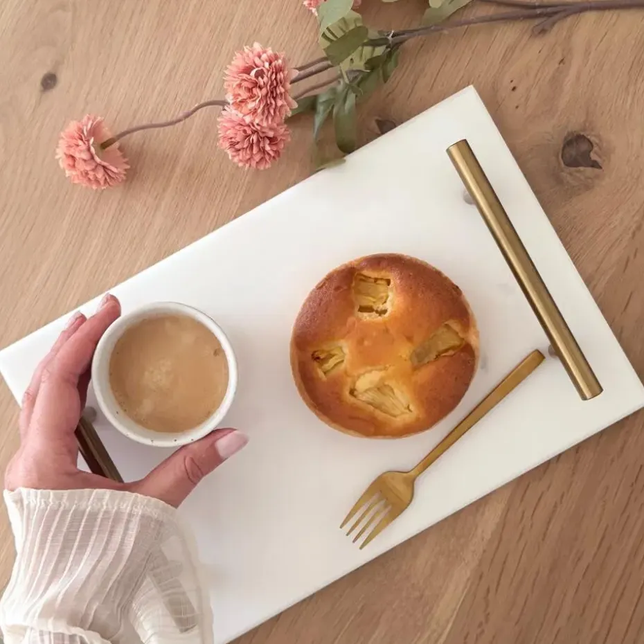 QUVIO Dienblad met gouden hendels - Marmer - Wit