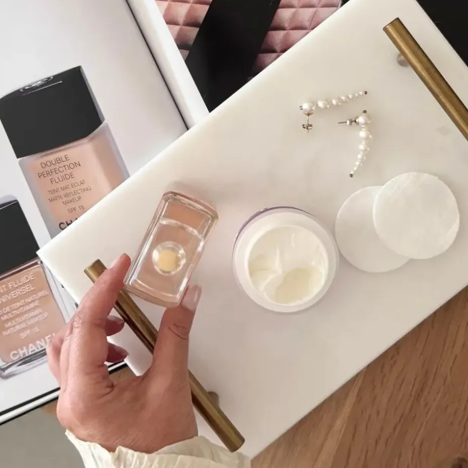 QUVIO Dienblad met gouden hendels - Marmer - Wit