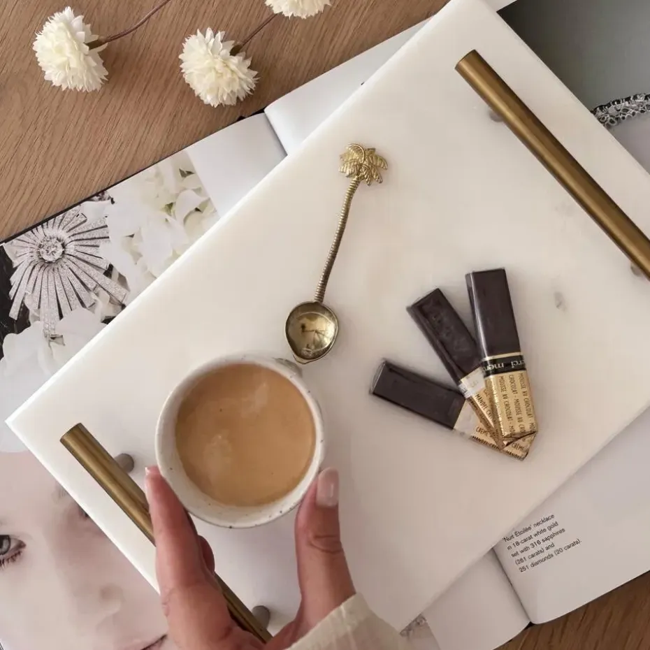 QUVIO Dienblad met gouden hendels - Marmer - Wit