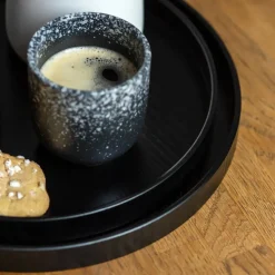 QUVIO Houten dienblad rond - Zwart - Maat S (24 cm)