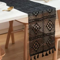 QUVIO Tafelloper gehaakt met fransjes - 300 x 24 cm - Katoen - Zwart