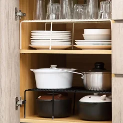 QUVIO Uitschuifbaar keukenkast organizer - Metaal - Zwart