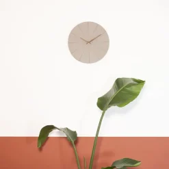 QUVIO Wandklok hout - Grijs