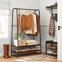 Rustiek bruin/zwart stalen kledingrek met 2 planken en 6 haken