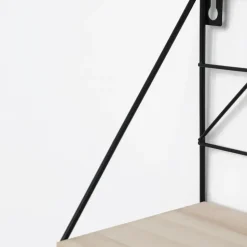 Set van 2 zwarte metalen wandrekjes met houten plankje - 30 en 45 cm