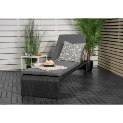 Svea - Yuri ligbed - wicker - zwart