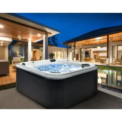 TULAROSA - Whirlpool buitenbad - Wit - 210 x 210 cm - Acryl