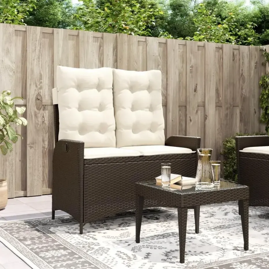 vidaXL - Verstelbare loungebank met crème kussens - Bruin rattan - 104x59x93 cm