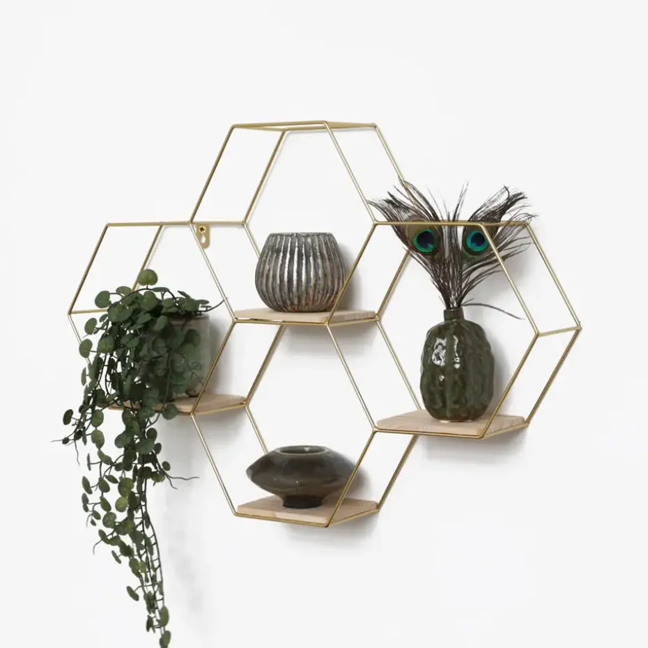 Vierdubbel zeshoekig metalen wandrek met 4 houten plankjes - 40,5x58 cm - Goud